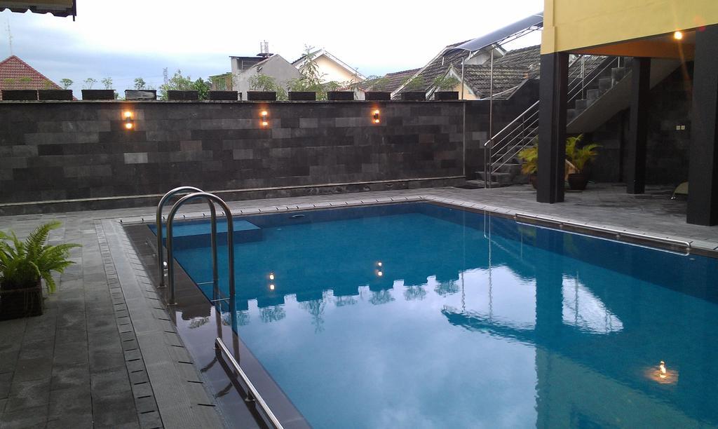 Ndalem Bantul Hotel Gandok Exterior photo