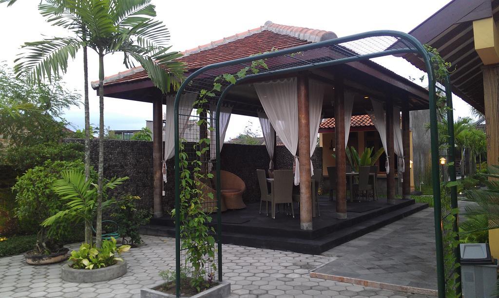 Ndalem Bantul Hotel Gandok Exterior photo